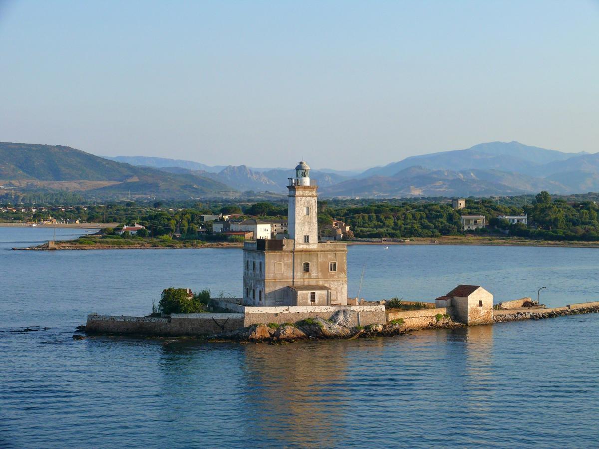 Le Residenze Del Centro Aparthotel Olbia Buitenkant foto