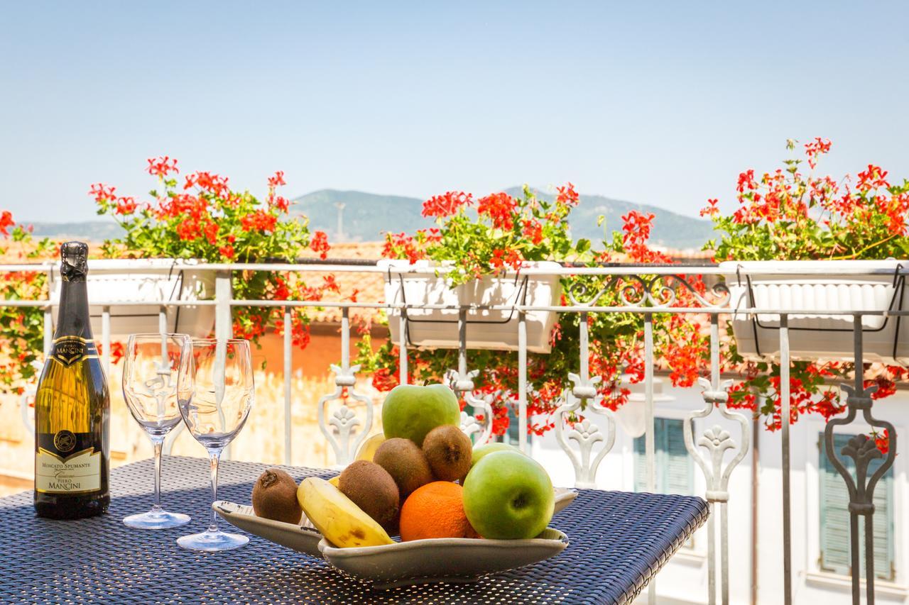 Le Residenze Del Centro Aparthotel Olbia Buitenkant foto