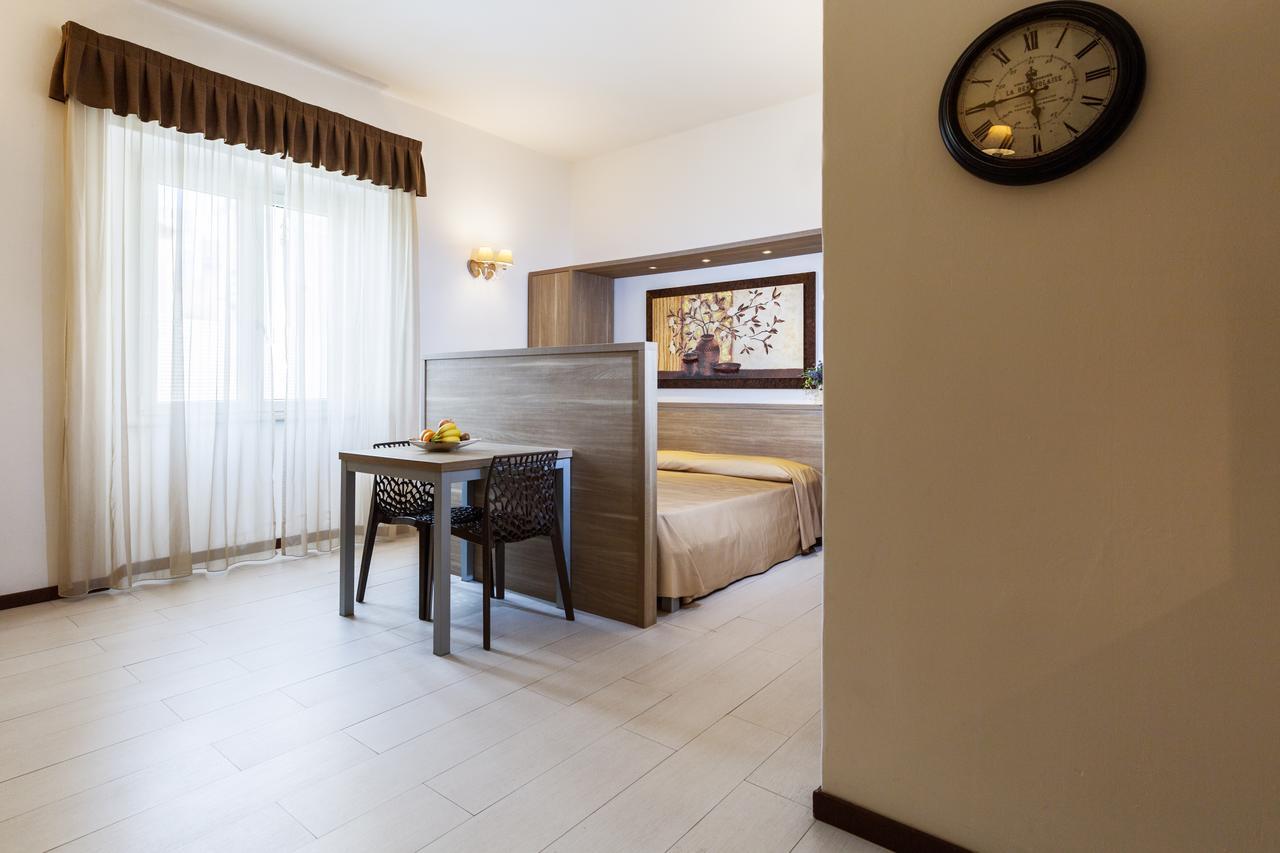 Le Residenze Del Centro Aparthotel Olbia Buitenkant foto