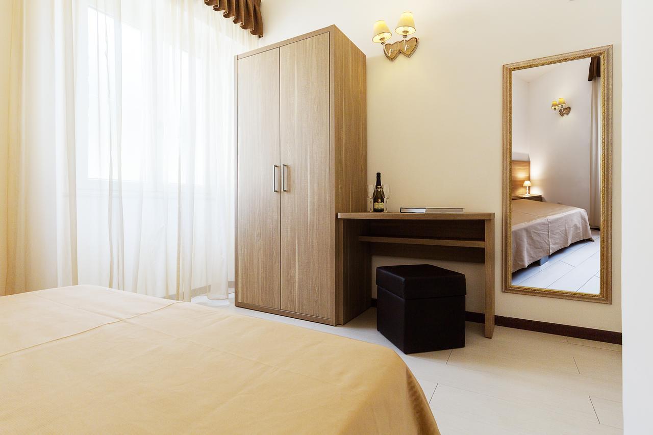 Le Residenze Del Centro Aparthotel Olbia Buitenkant foto
