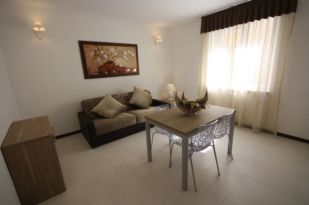 Le Residenze Del Centro Aparthotel Olbia Buitenkant foto
